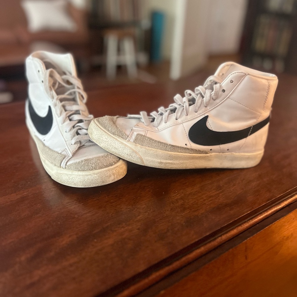 Nike Blazers Mid ‘77 White and Black Sneakers (Mens 7.5 / Womens 6) - Picture 7 of 8